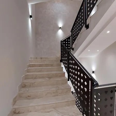 Pink Elephant 아파트