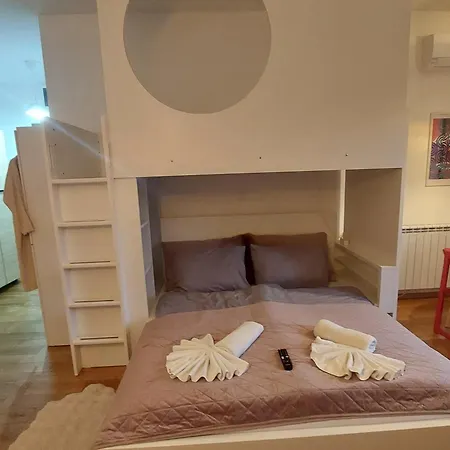 아파트 Pink Elephant