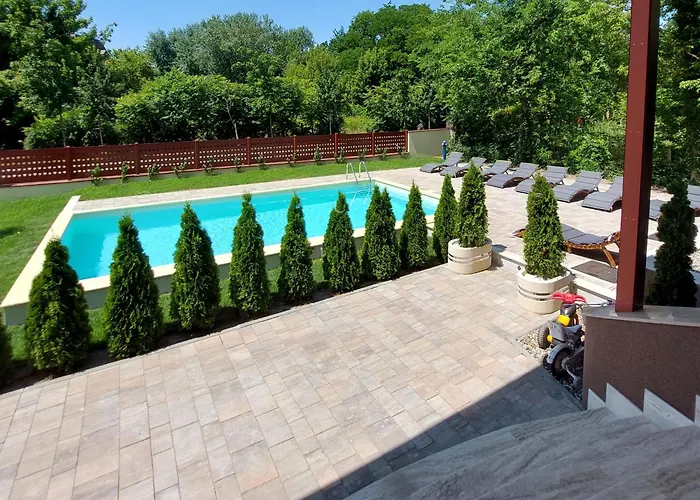 Pink Elephant Daire Subotica